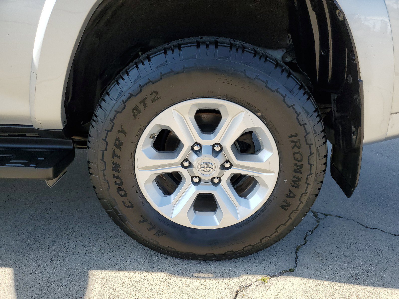 Used 2020 Toyota 4Runner SR5 AWD/4WD image 24