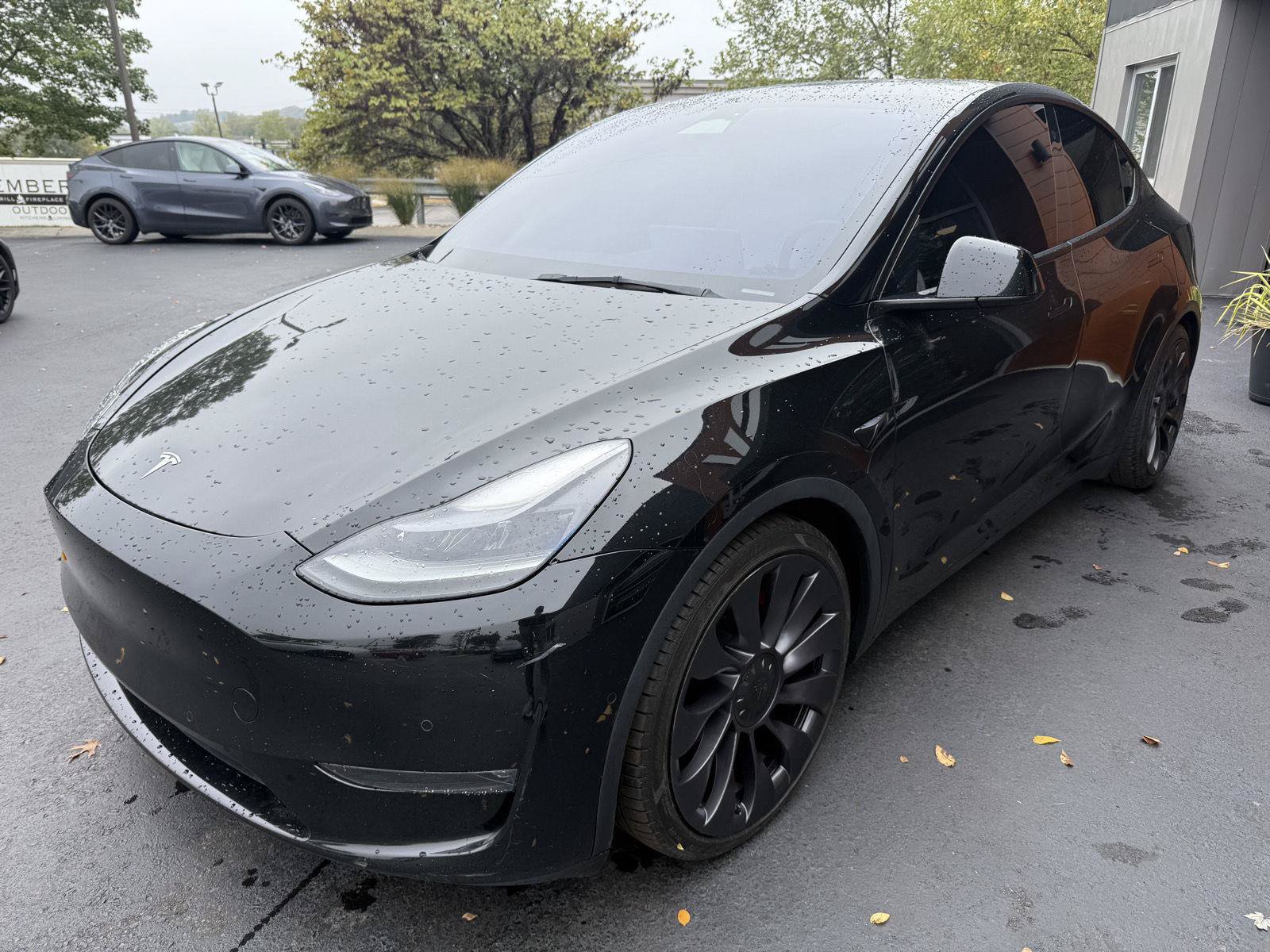 Used 2021 Tesla Model Y Performance AWD/4WD image 3