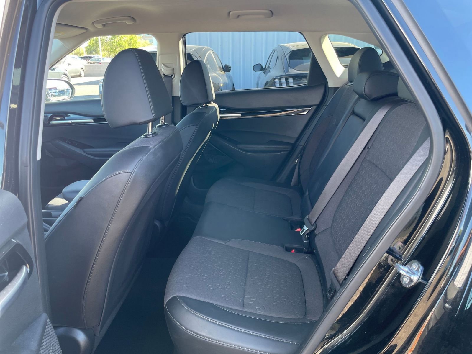 Used 2025 Kia Seltos S image 27