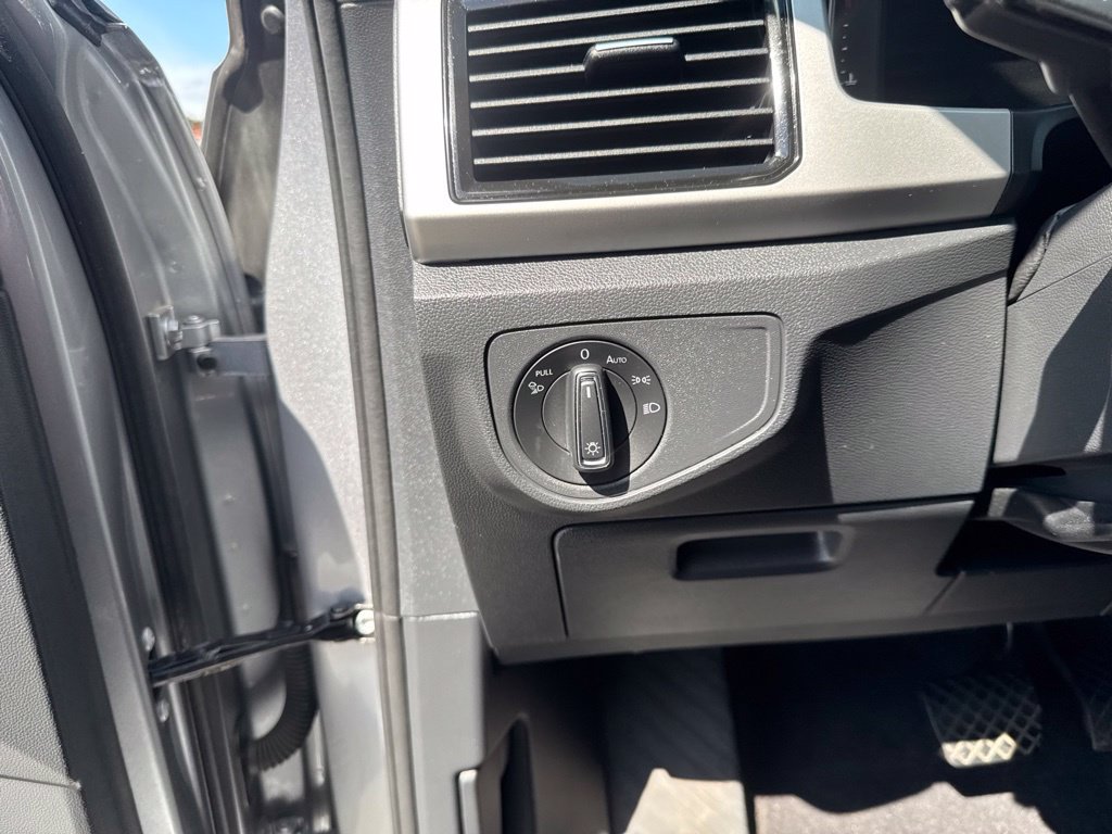 Used 2023 Volkswagen Atlas SEL AWD/4WD image 26
