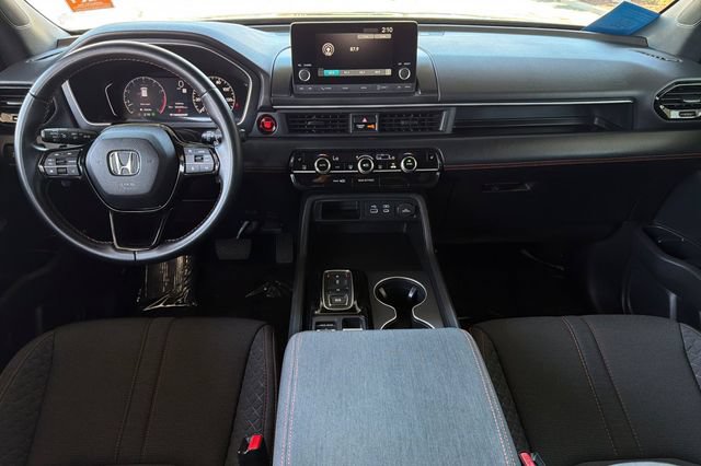 Certified 2025 Honda Pilot Sport image 16