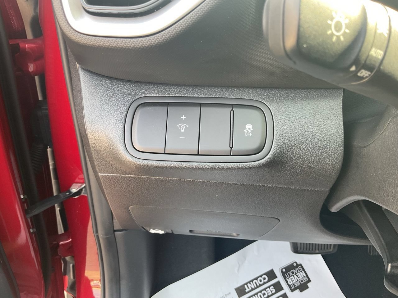 Used 2025 Hyundai Venue SEL FWD image 21