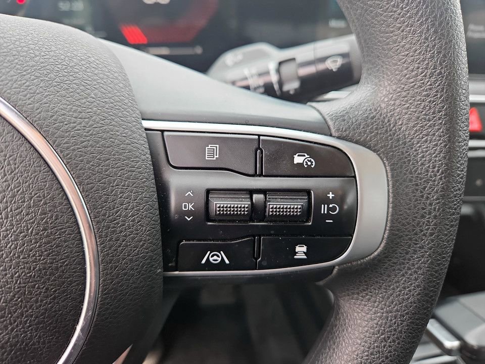 Used 2025 Kia K5 LXS image 16