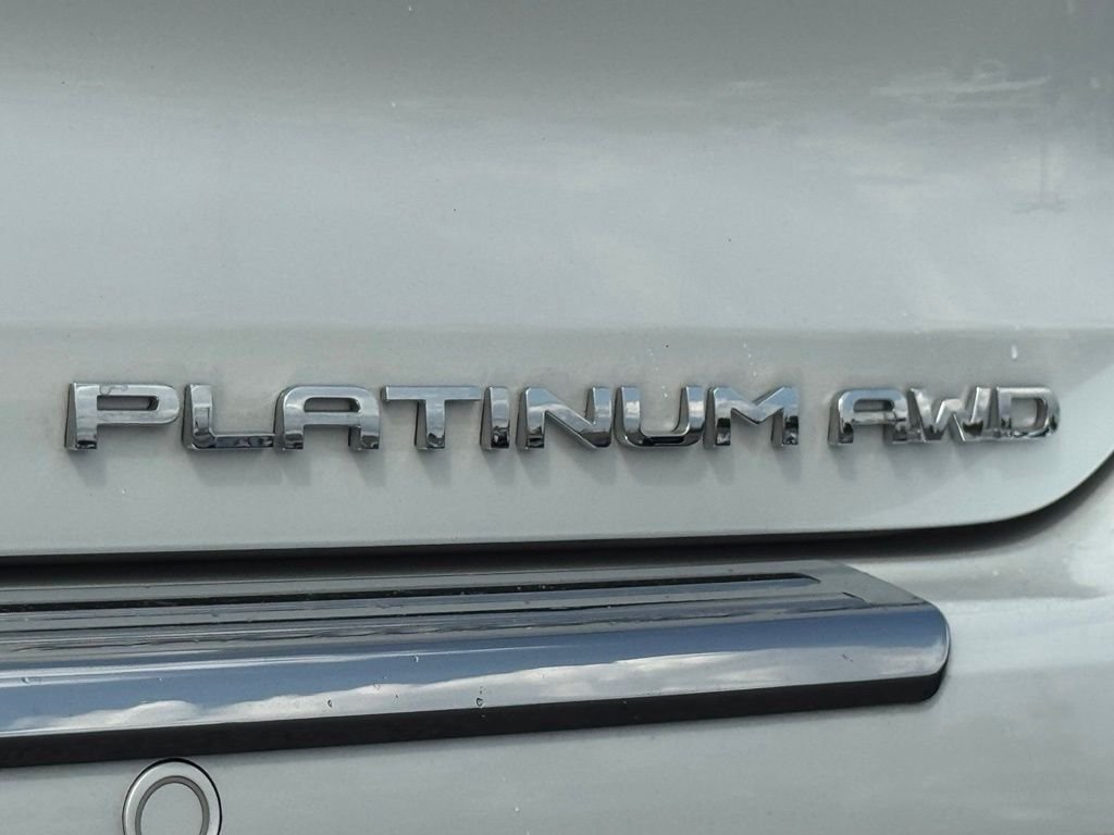 Used 2025 Toyota Highlander Platinum AWD/4WD image 10