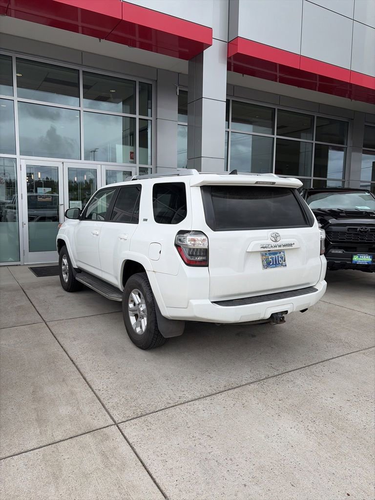 Certified 2018 Toyota 4Runner SR5 AWD/4WD image 4