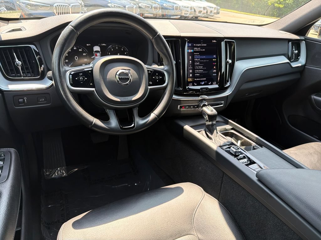 Used 2020 Volvo XC60 T6 Momentum AWD/4WD image 22