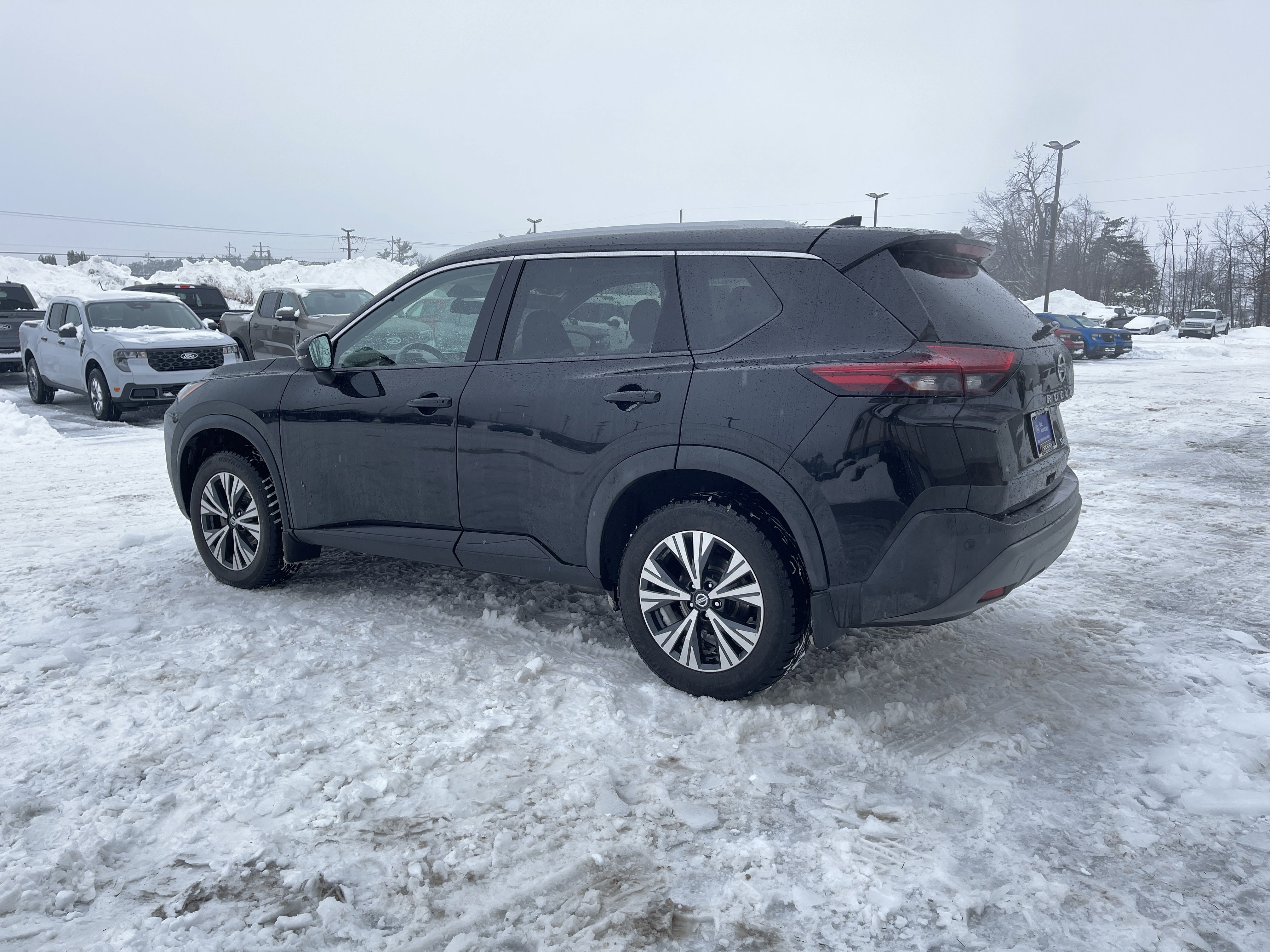 Used 2021 Nissan Rogue SV image 6