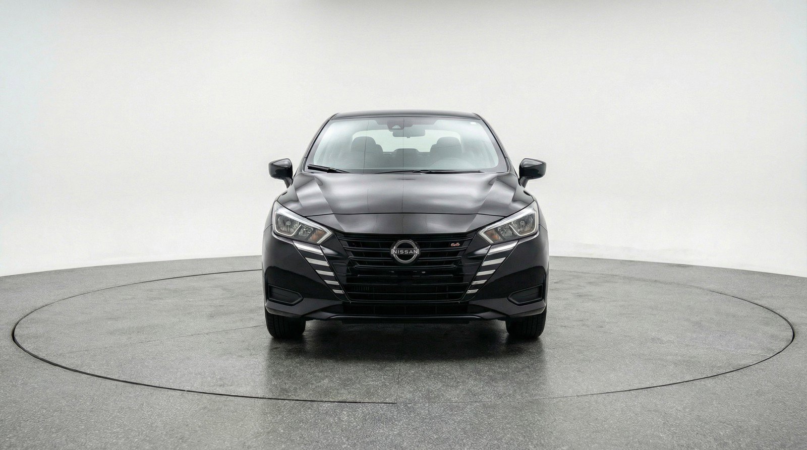 Used 2025 Nissan Versa SV image 2