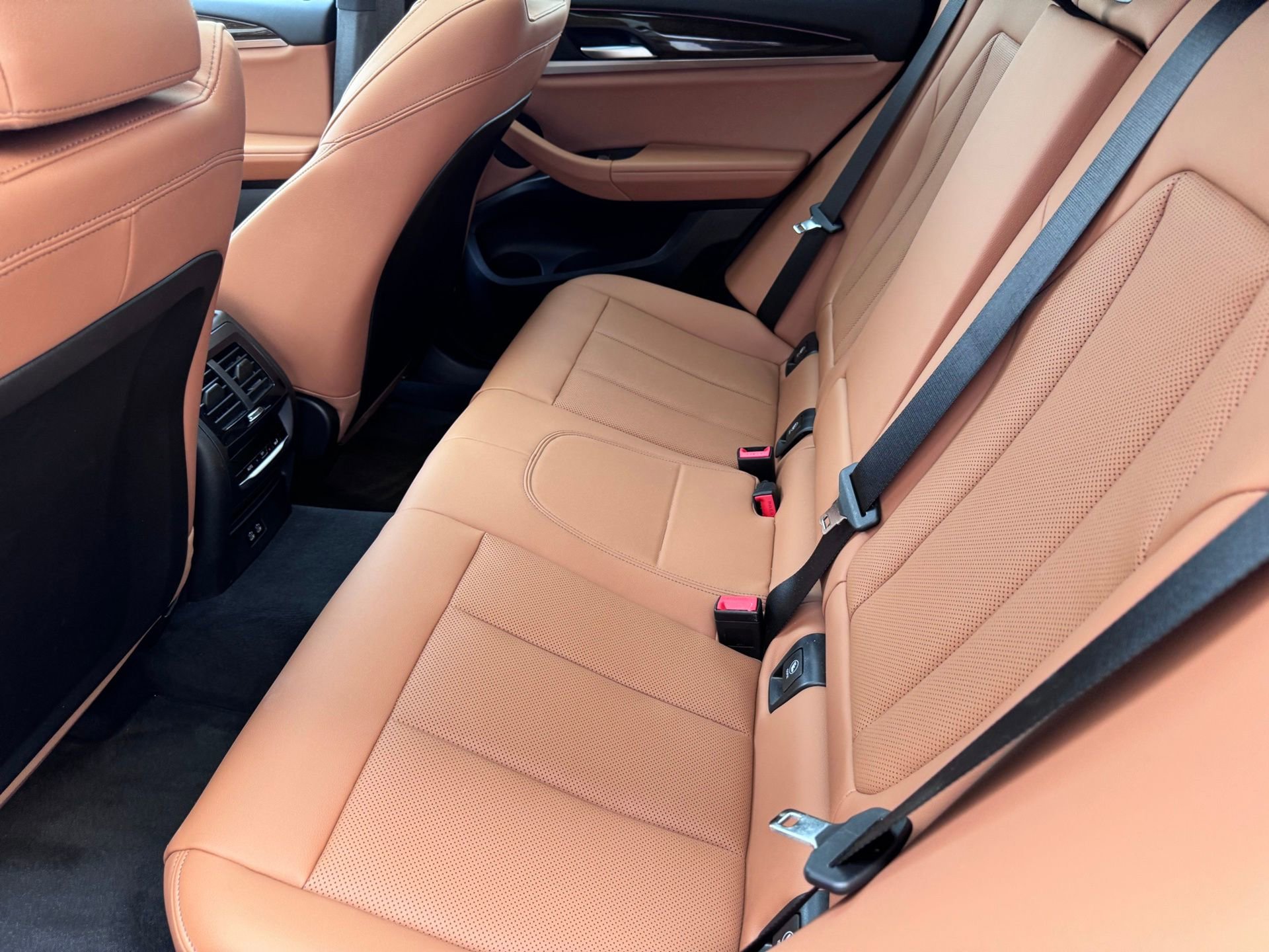 Used 2023 BMW X4 xDrive30i image 16