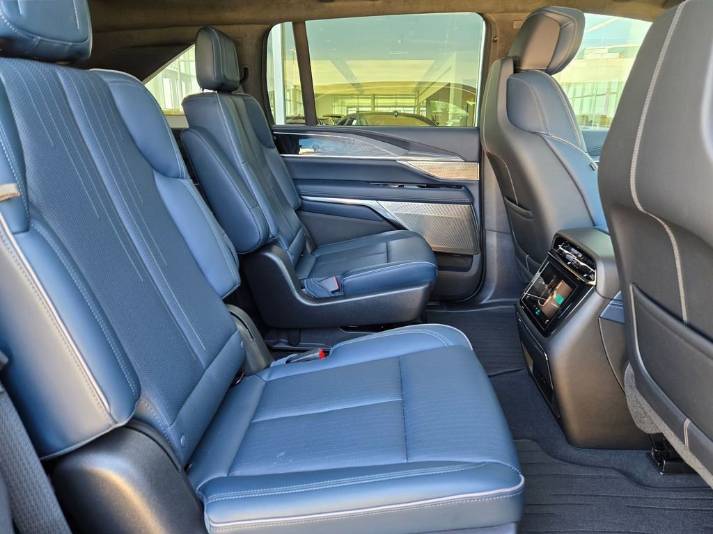 Certified 2025 Cadillac Escalade IQ Luxury 2 w/ LPO, Premium Carpet Package image 31