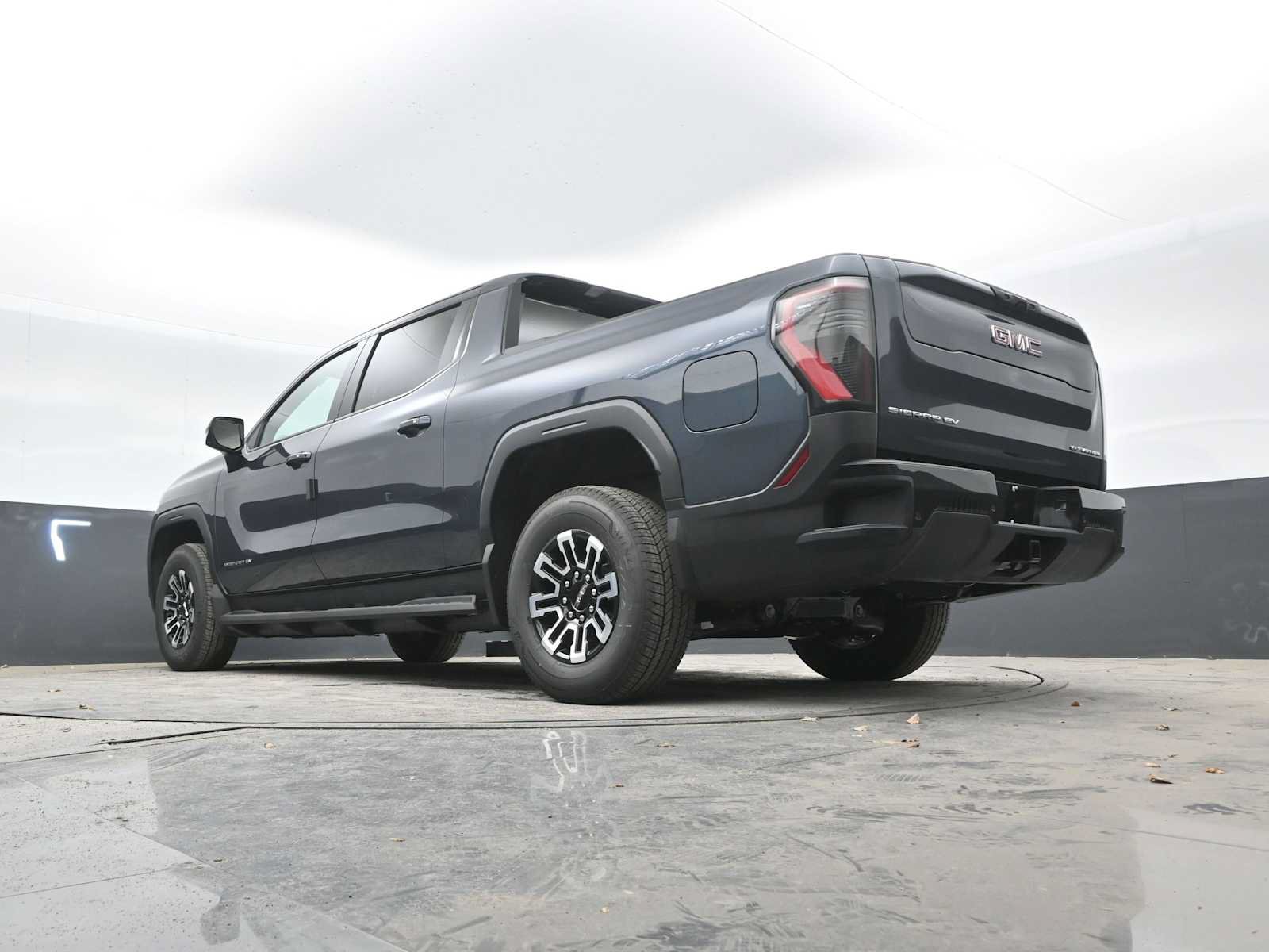 New 2026 GMC Sierra EV Elevation AWD/4WD image 37