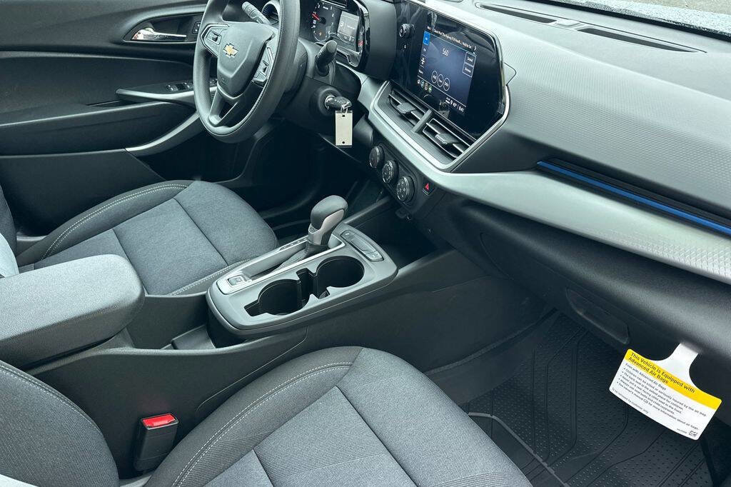 New 2026 Chevrolet Trax LS w/ LS Convenience Package image 17