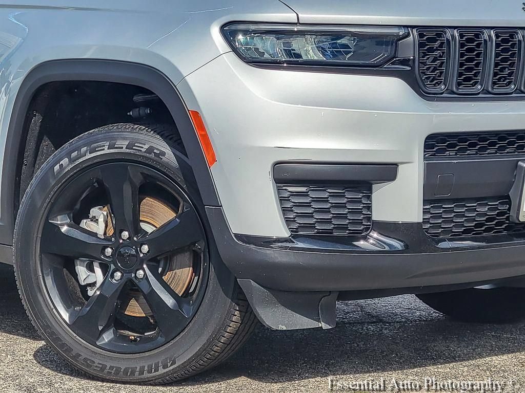 Used 2023 Jeep Grand Cherokee L Laredo AWD/4WD image 5
