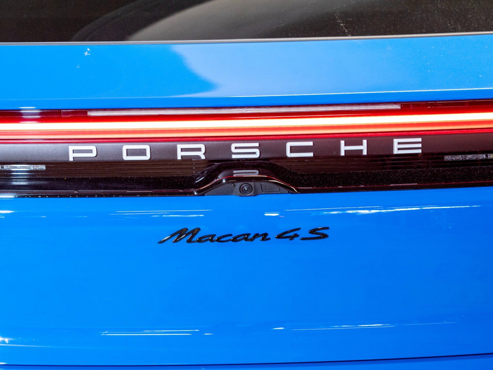 New 2026 Porsche Macan 4S Electric AWD/4WD image 13