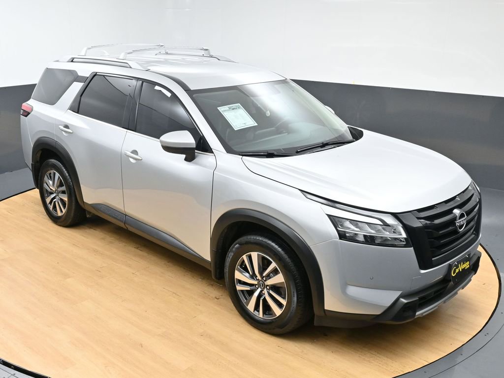 Used 2023 Nissan Pathfinder SL w/ Black Appearance Package image 46