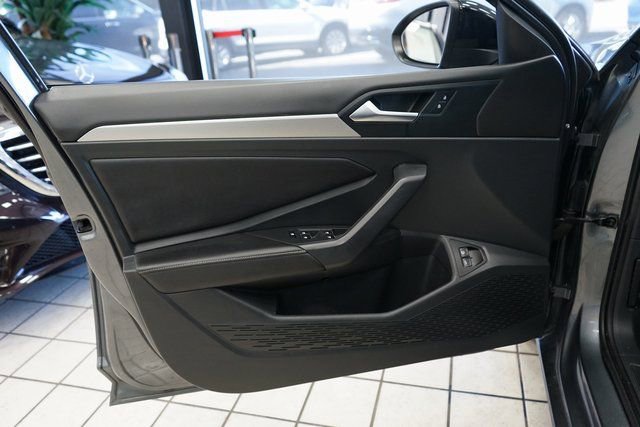 Used 2023 Volkswagen Jetta Sport image 21