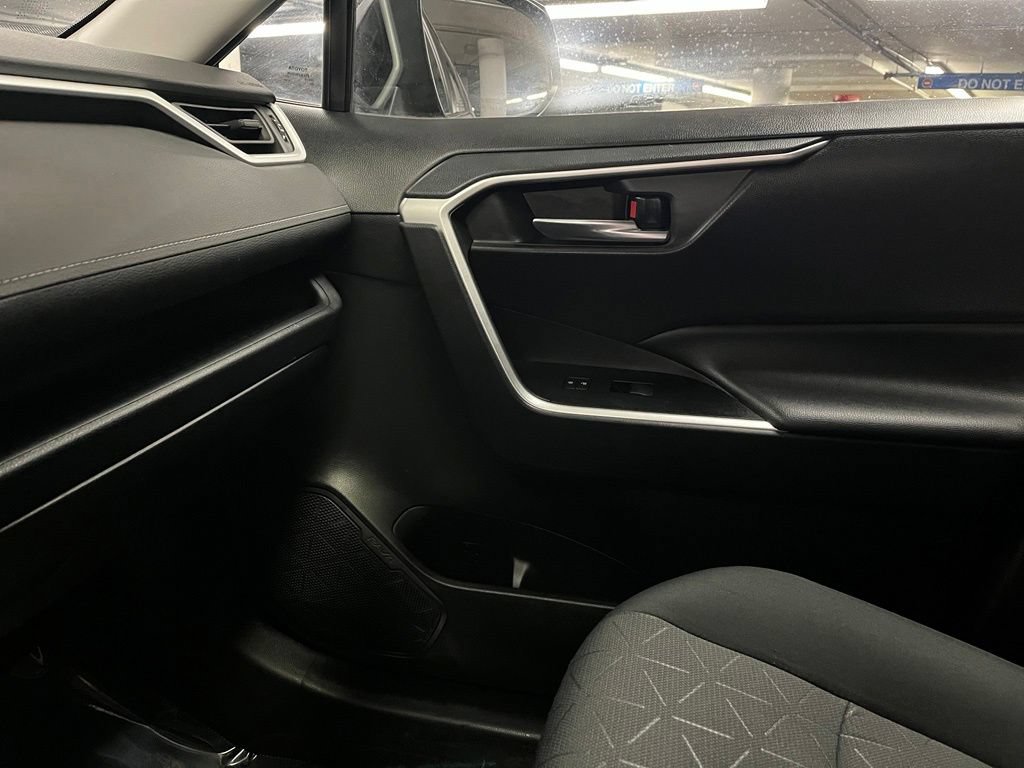 Used 2020 Toyota RAV4 XLE w/ Convenience Package AWD/4WD image 29