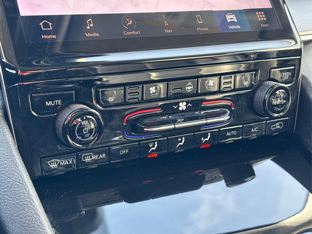 Used 2023 Jeep Grand Cherokee Limited w/ Luxury Tech Group II image 34