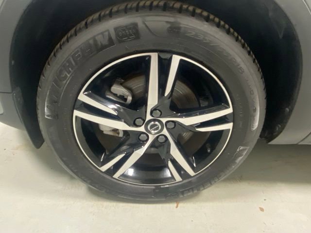 Used 2025 Volvo XC40 B5 Core AWD/4WD image 5