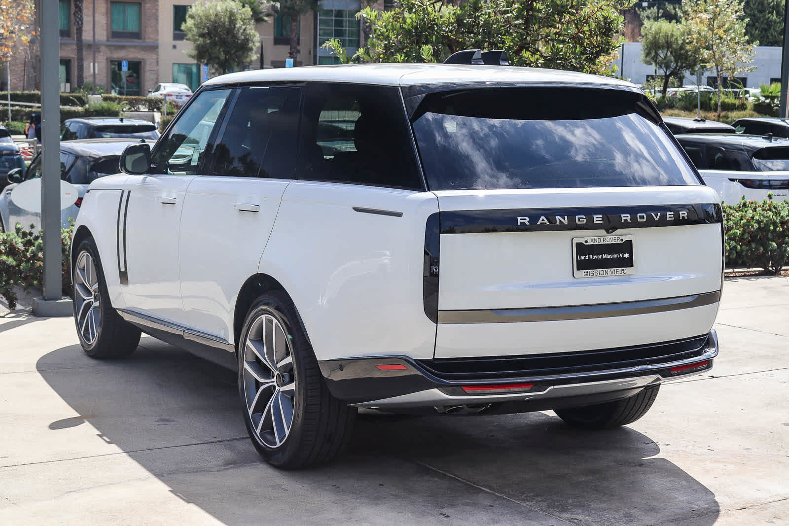 Certified 2026 Land Rover Range Rover SE AWD/4WD image 4