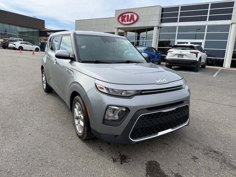Certified 2022 Kia Soul LX w/ Technology Package FWD image 4