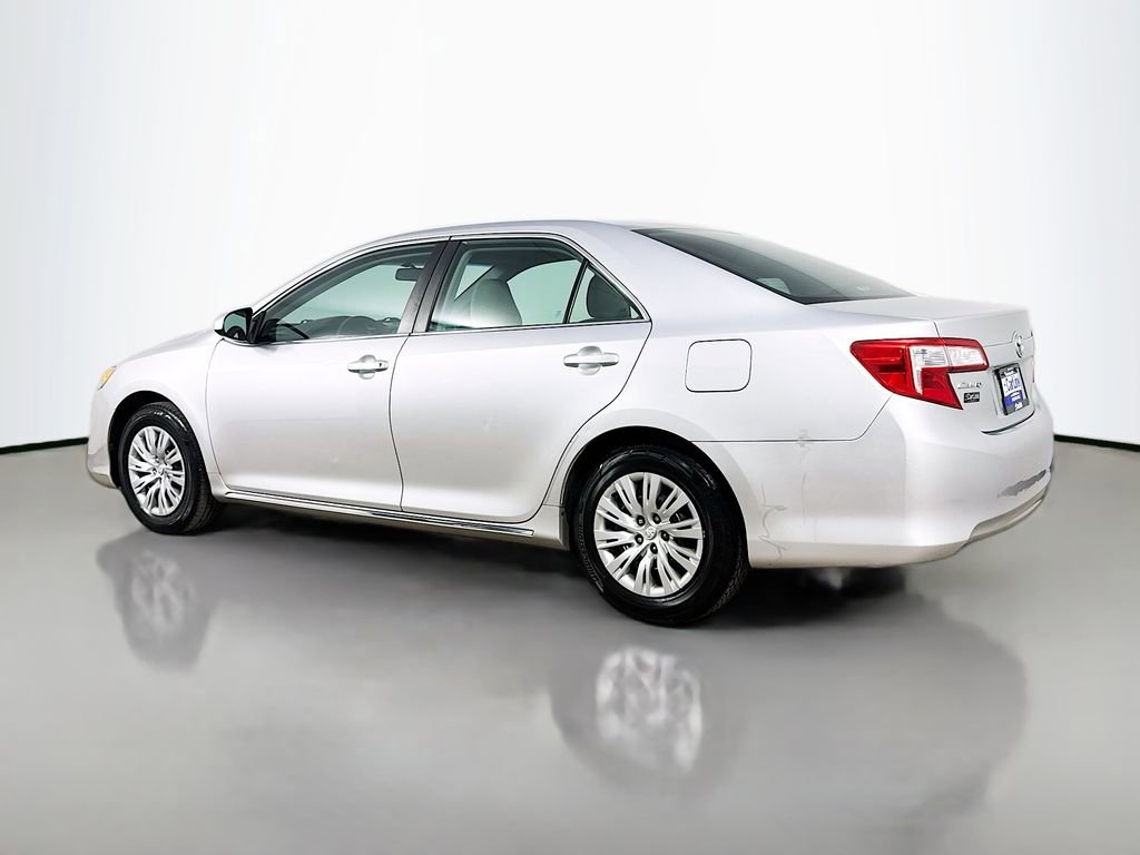Used 2012 Toyota Camry LE FWD image 5