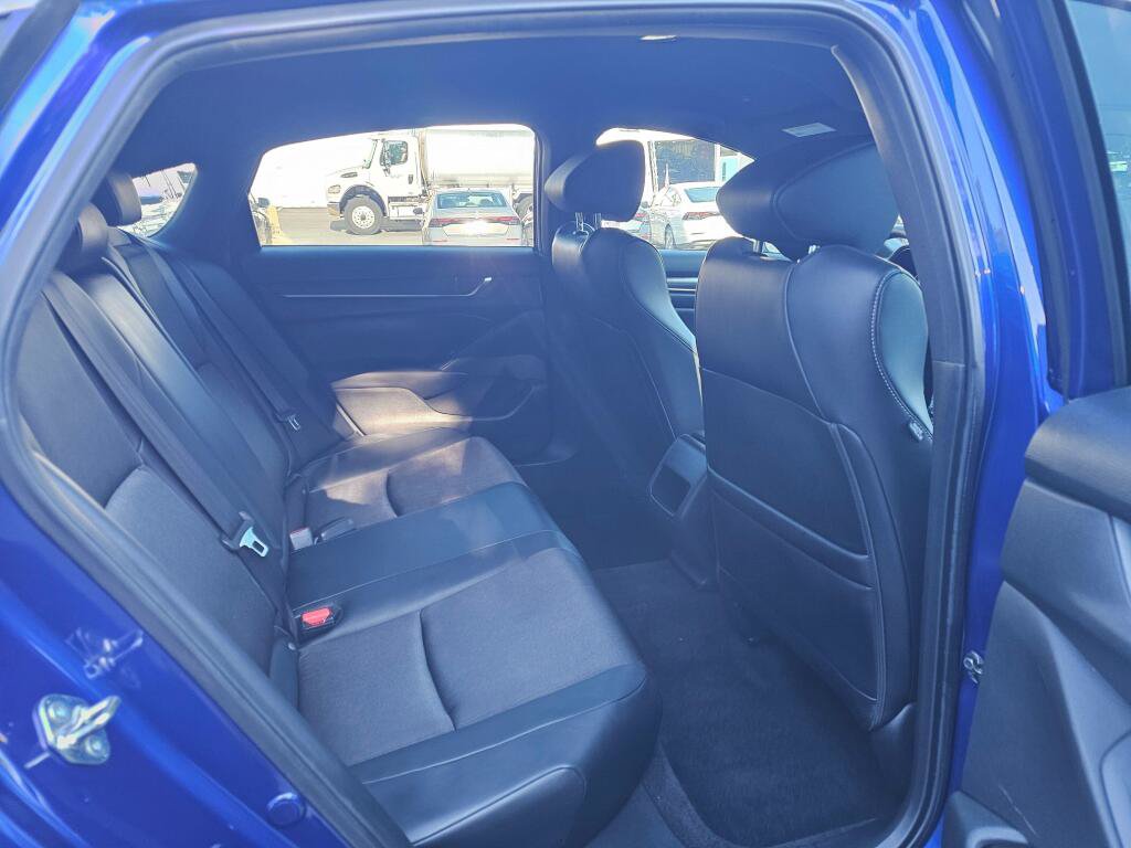 Used 2018 Honda Accord Sport image 13
