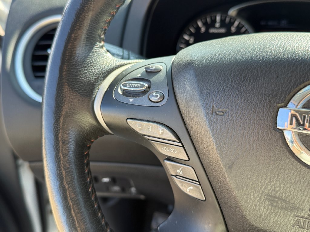 Used 2019 Nissan Pathfinder SL AWD/4WD image 16