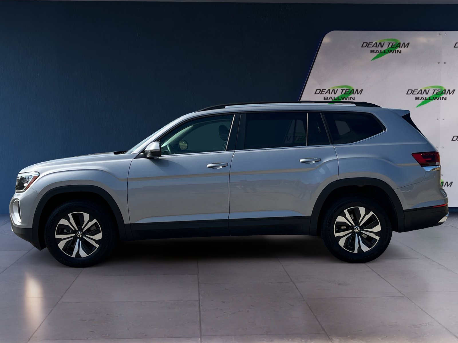 Used 2025 Volkswagen Atlas SE AWD/4WD image 5