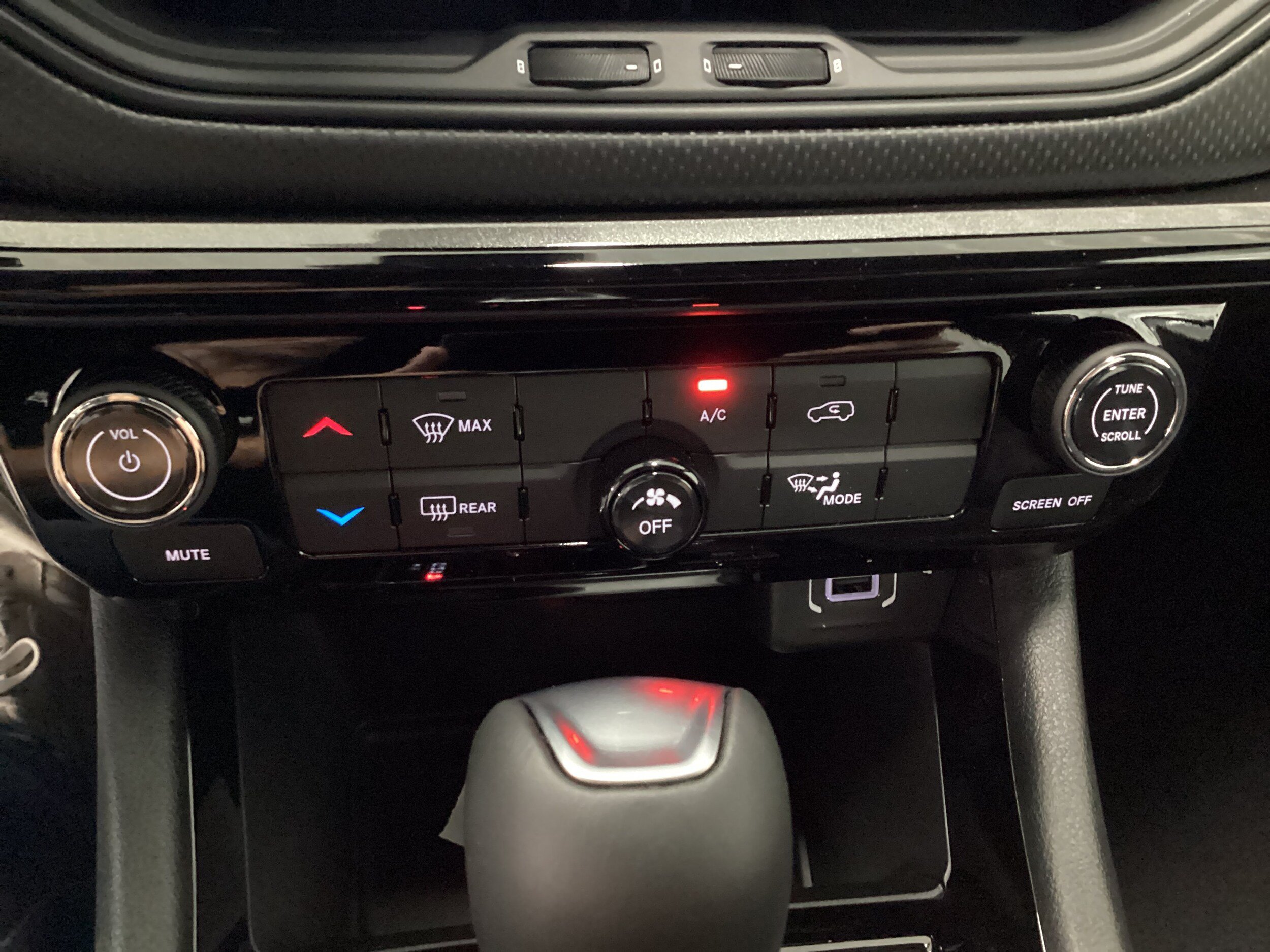New 2026 Jeep Compass Latitude AWD/4WD image 25