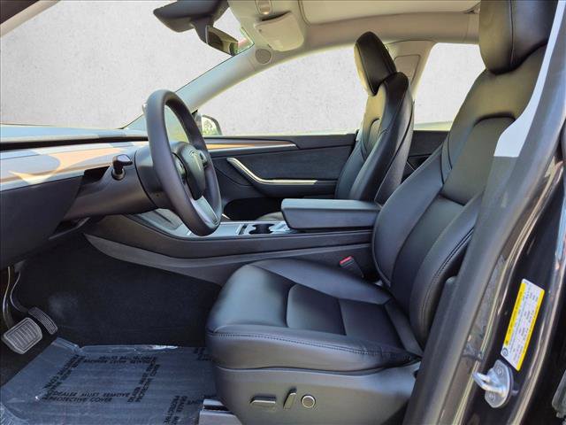Used 2024 Tesla Model Y Long Range AWD/4WD image 17