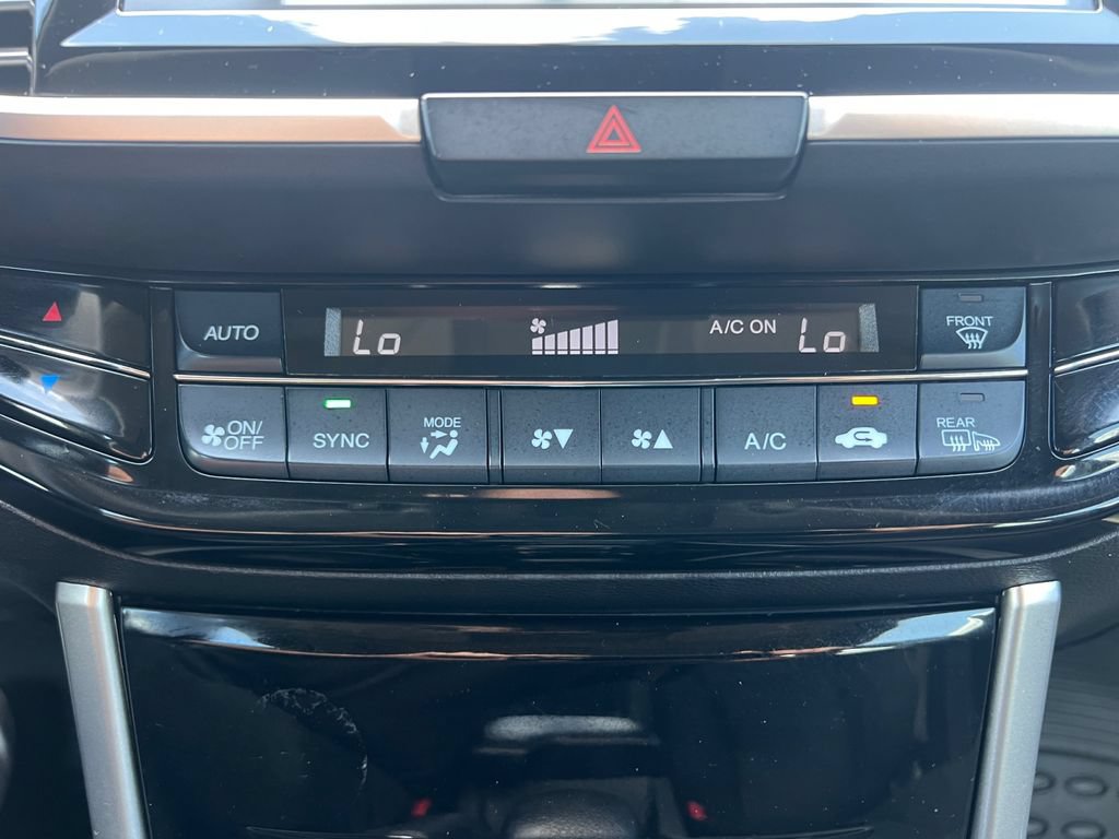 Used 2017 Honda Accord EX image 4