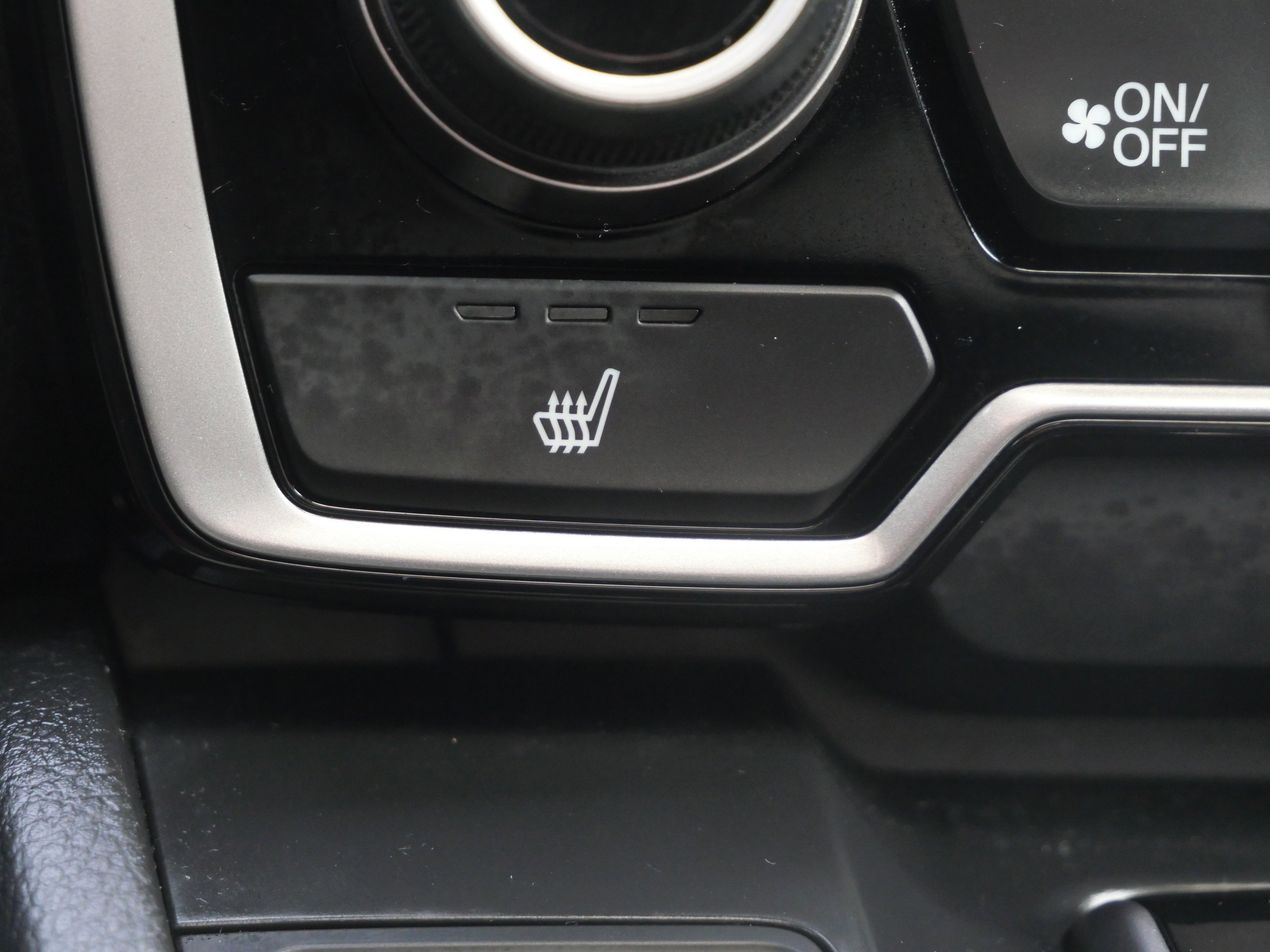 Used 2018 Honda CR-V Touring image 27