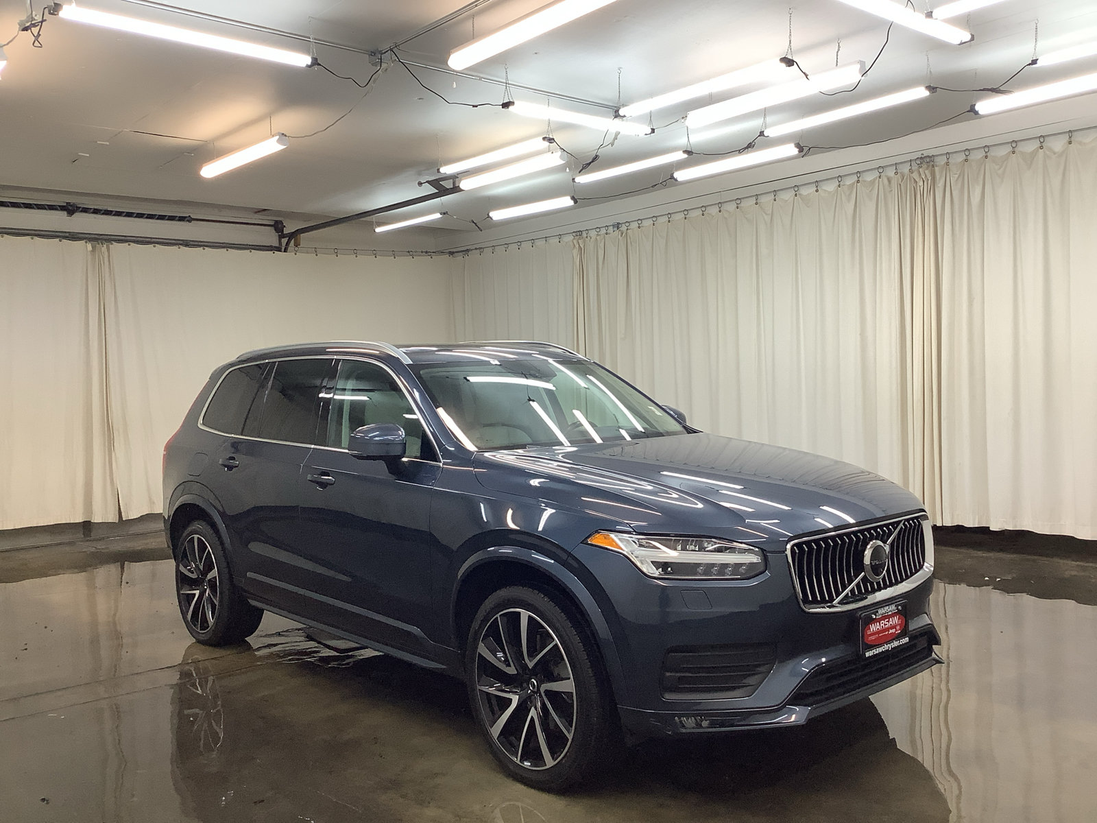 Used 2021 Volvo XC90 T6 Momentum w/ Protection Package AWD/4WD image 3