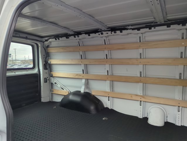 Used 2024 GMC Savana 2500 w/ Driver Convenience Package image 15