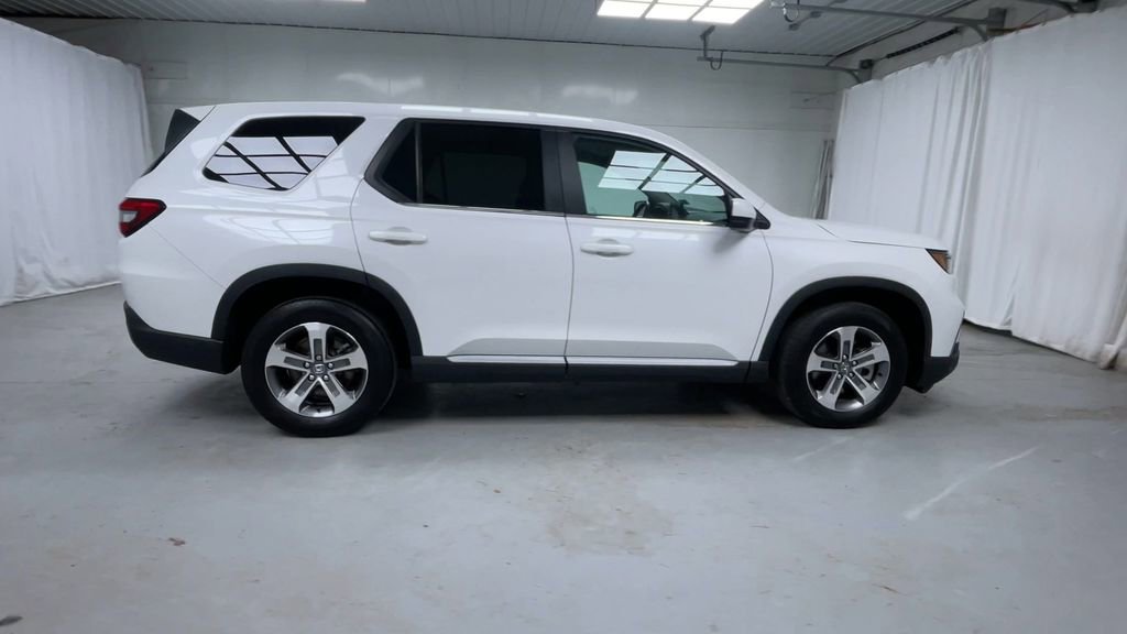 Certified 2025 Honda Pilot EX-L image 9