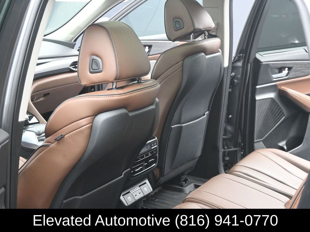 Used 2023 Acura MDX SH-AWD w/ Advance Package image 21