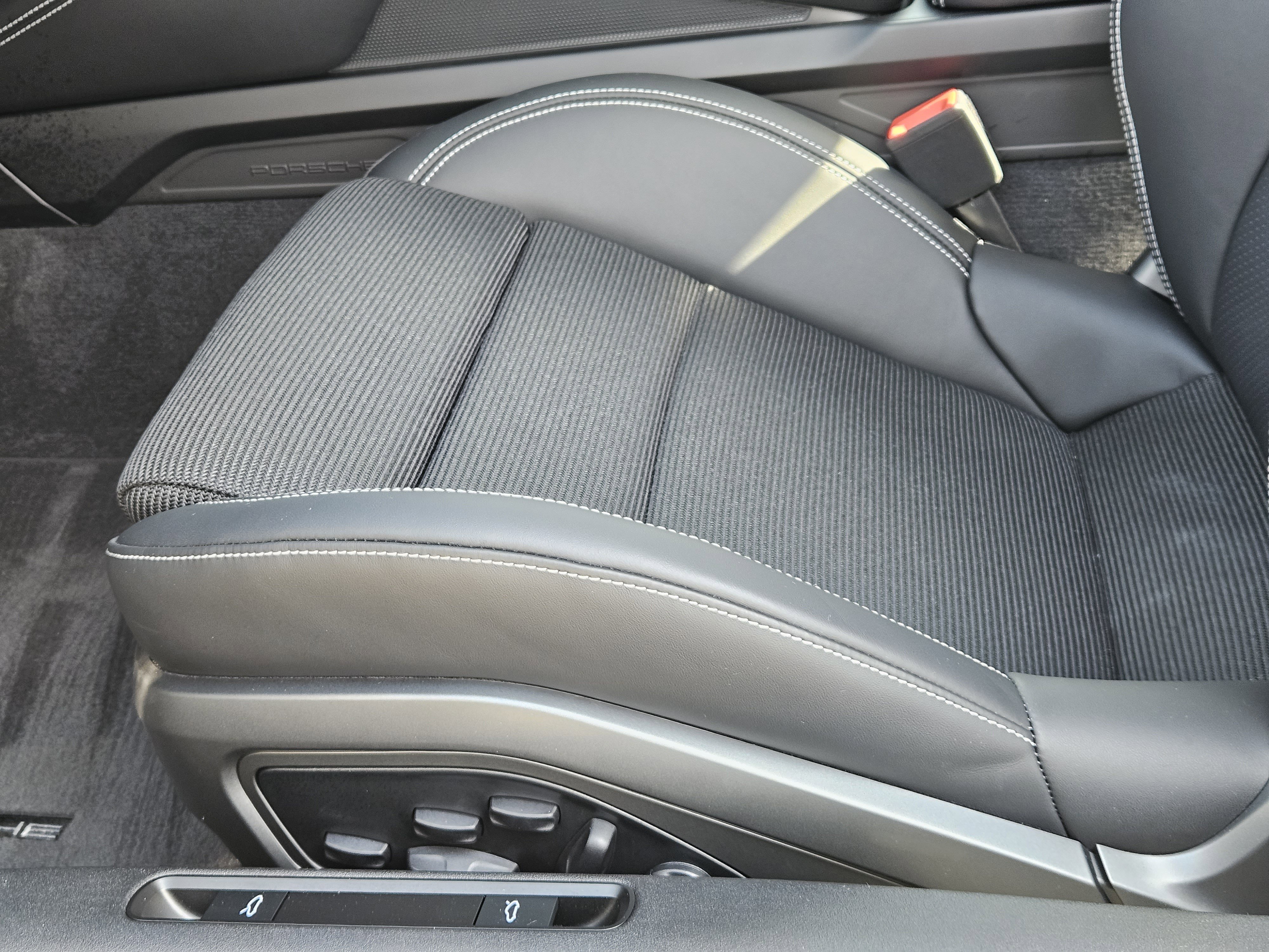 Certified 2025 Porsche 911 GT3 image 25