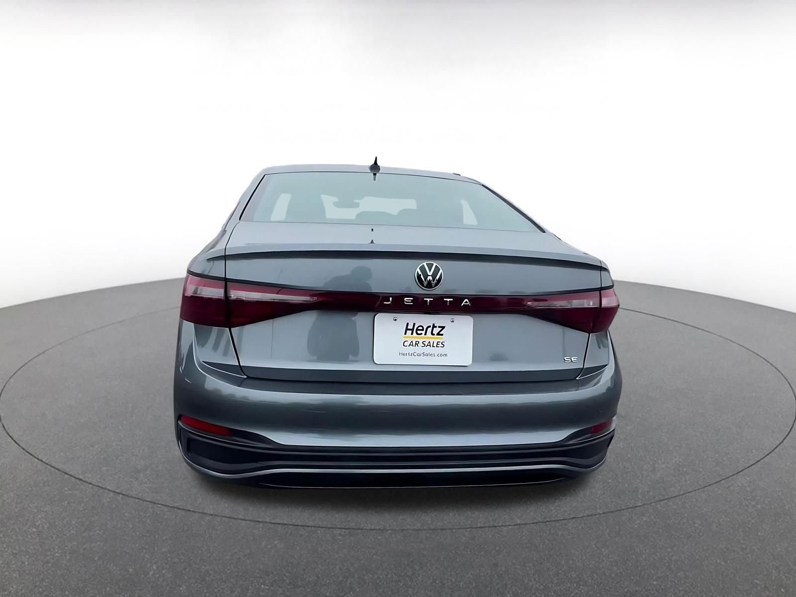 Used 2025 Volkswagen Jetta SE image 12