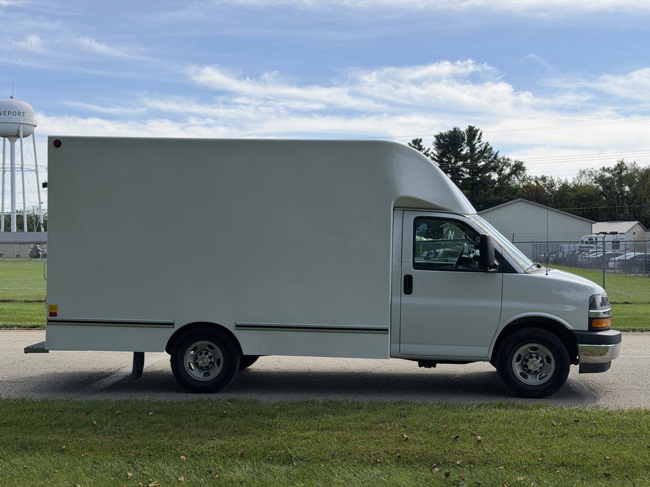 Used 2023 Chevrolet Express 3500 w/ Power Convenience Package RWD image 5