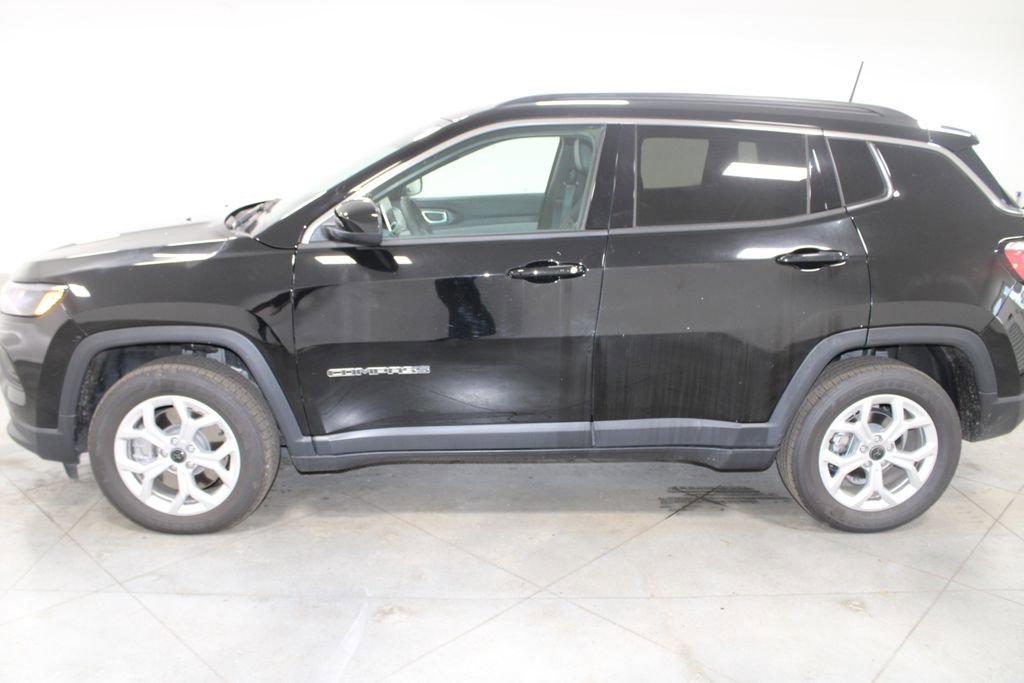 Used 2025 Jeep Compass Latitude image 6