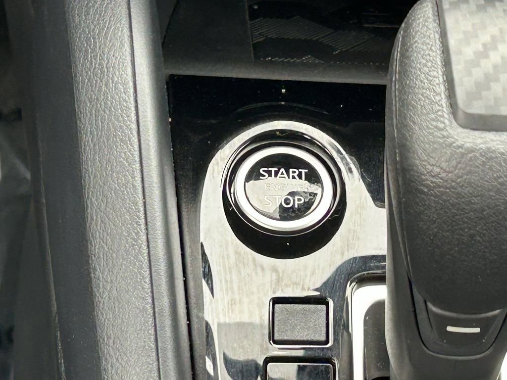 Used 2025 Nissan Versa SV w/ Trunk Package image 16