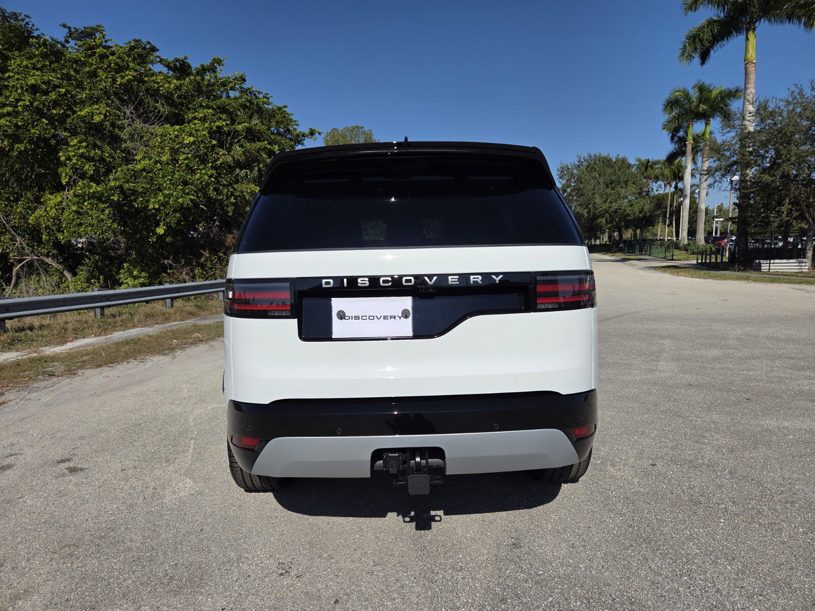 Used 2026 Land Rover Discovery Limited Edition image 6