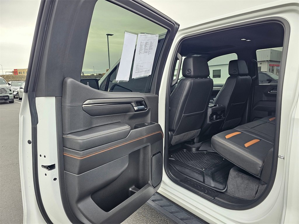 Used 2022 GMC Sierra 1500 AT4 w/ AT4 Premium Package image 16