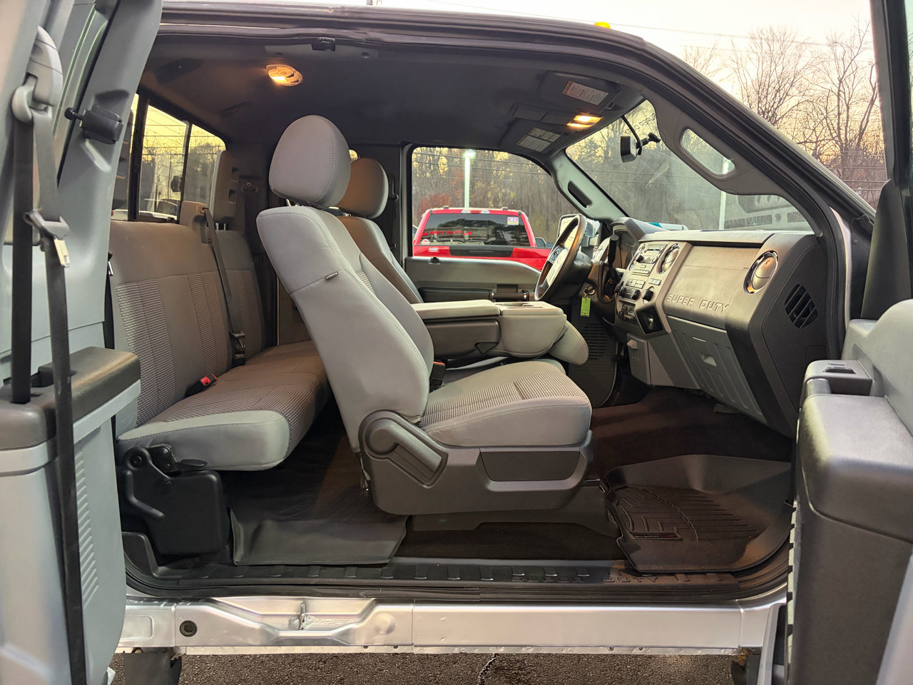 Used 2016 Ford F250 XLT w/ XLT Premium Package image 42