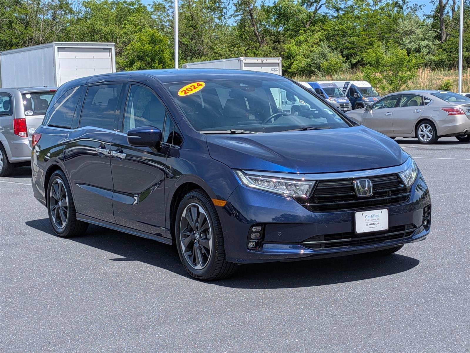 Certified 2024 Honda Odyssey Elite image 3