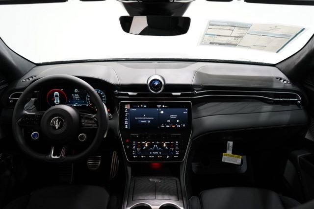 New 2026 Maserati Grecale Modena image 13