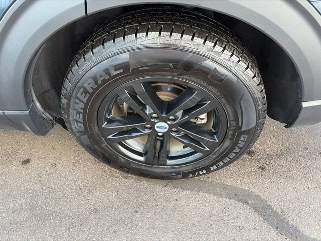Used 2022 Ford Explorer XLT w/ Equipment Group 202A AWD/4WD image 48