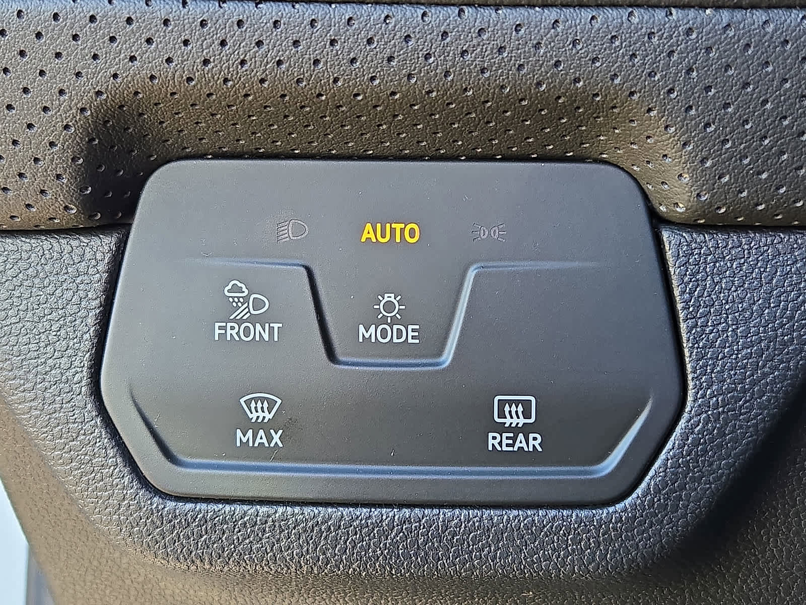 Used 2025 Volkswagen Atlas SEL Premium R-Line image 27