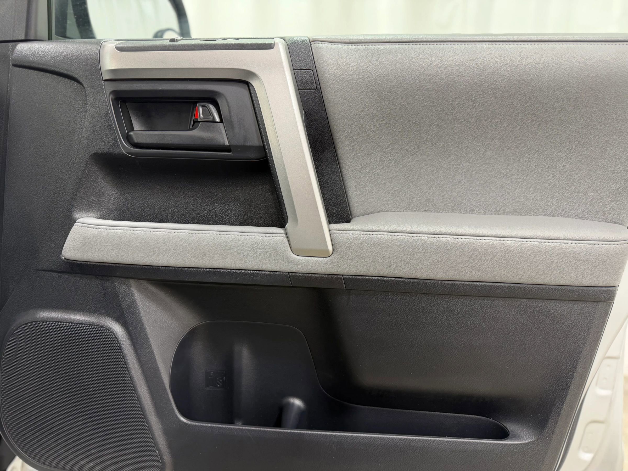 Used 2010 Toyota 4Runner SR5 image 25